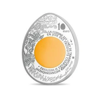 Фото Монеты в форме яйца 