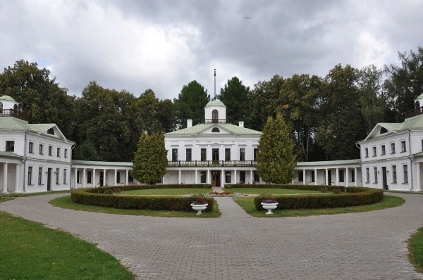Фото Старинная усадьба по